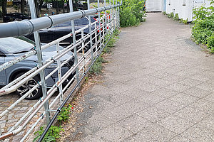 Neubau der Ev. Kita Regenbogenland: Vorbereitung Umschluss Medien, 22.5.2024 (© Andreas Kaul)