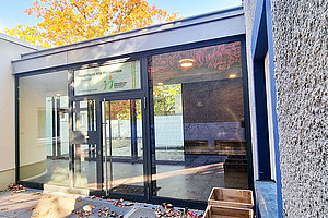 Erweiterung Ev. Kita Wunderhaus (ehem. Plötzensee): Haupteingang, 15.10.2024 (© Andreas Kaul)