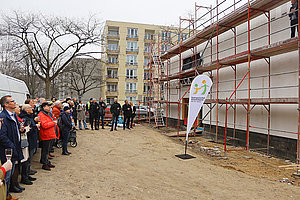 Ev. Kita Regebogenland: Richtfest 26.2.2025 (© Wolf D. Wust/Redaktion Charlie)