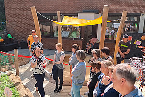 Ev. Kita Grünes Dreieck: Eröffnung Krippenspielplatz, 17. Juni 2025 (© WFP Bernward Benedikt Jansen Landschaftsarchitekt:innen)
