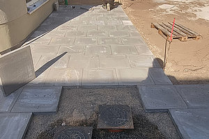Sanierung der Außenanlagen der Ev. Kita Wunderhaus: Terrasse, 15.4.2025 (© Andreas Kaul)