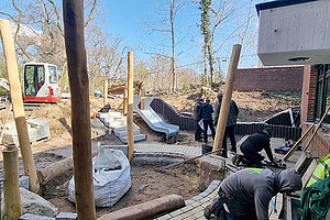 Neugestaltung Krippenspielplatz der Ev. Kita Grünes Dreieck: Baubesprechung, 1.4.2025 (© Andreas Kaul)