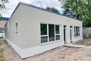 Erweiterung Ev. Kita Plötzensee: Fassade Neubau, 18.6.2024 (© Andreas Kaul)