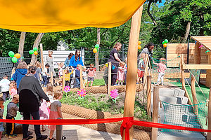 Ev. Kita Grünes Dreieck: Eröffnung Krippenspielplatz, 17. Juni 2025 (© WFP Bernward Benedikt Jansen Landschaftsarchitekt:innen)